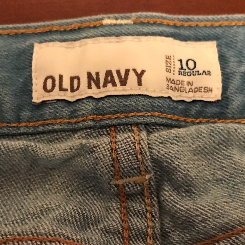 Old Navy distressed Boyfriend Jeans - Picture 7 of 7